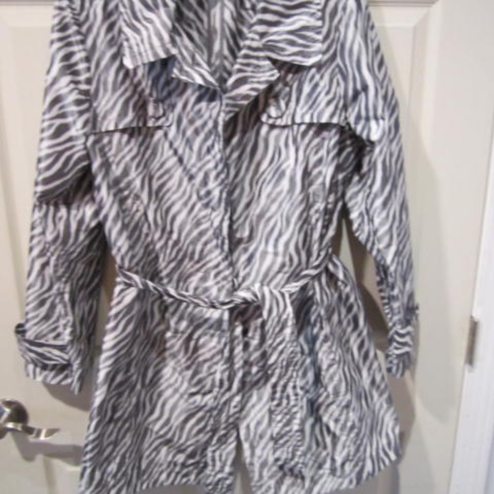 Chicos lightweight Jacket grey size 16